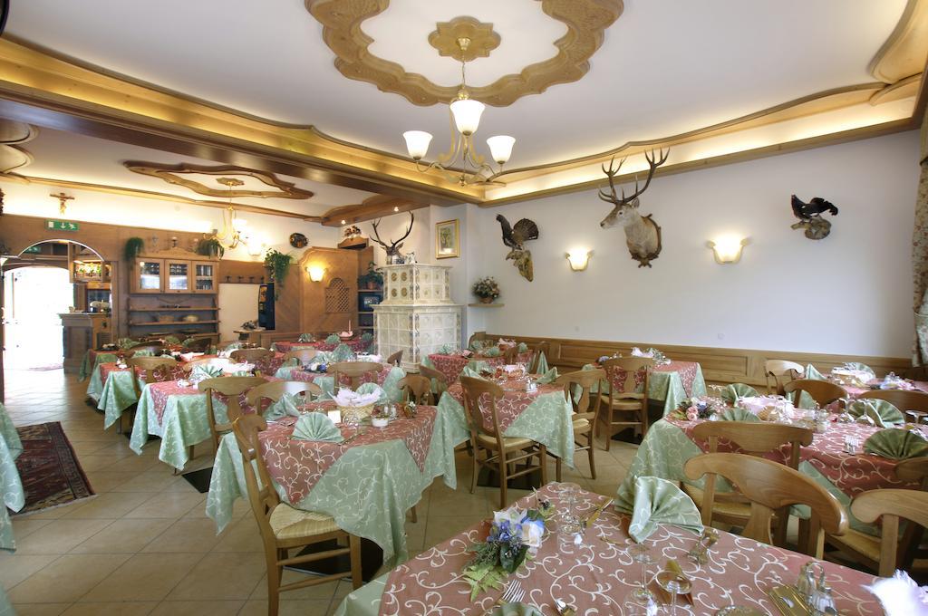 Hotel Zoldana Forno di Zoldo Exteriér fotografie